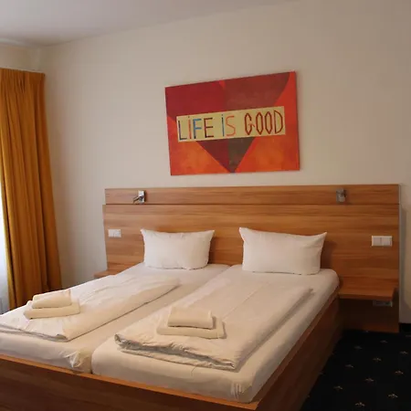 Hotel Capri Uberlingen Exterior photo